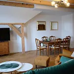 Duza Secesja - Dla Wyjatkowych Gosci, Wiecej Niz - 120 Lat Historii, Komfort, Prywatnosc - 75mkw , Parking, Centum, Starowka, Wifi Apartment