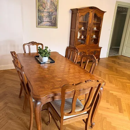 Duża Secesja - Dla Wyjątkowych Gości, Niż - 120 Lat Historii, Komfort, Prywatność - 75mkw , Parking, Centum, Starówka, Wifi Apartament